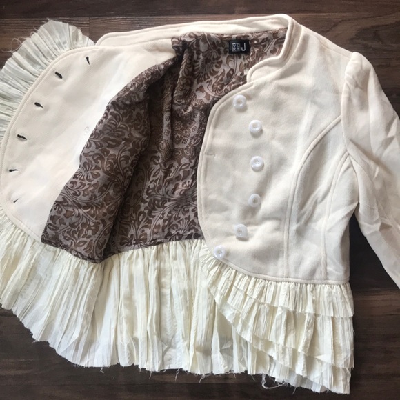 Ruffle jacket - Picture 2 of 4